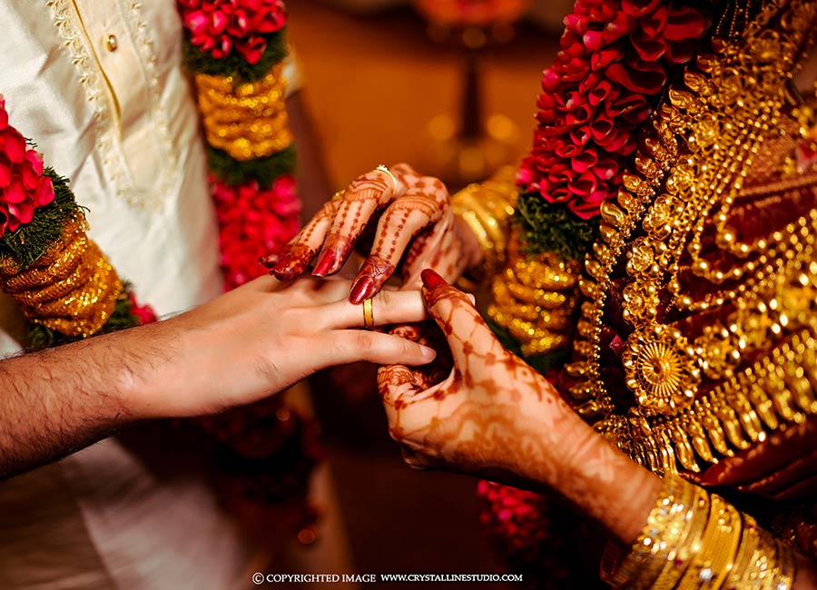 Candid hindu wedding photography