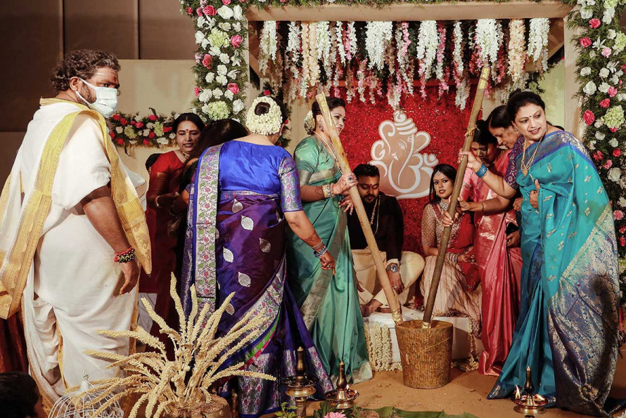 Traditional Hindu Wedding Photography In Le Meridien Kochi
