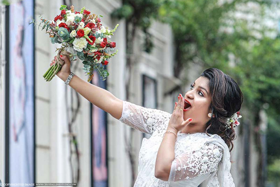 Kerala white wedding sarees for bride 