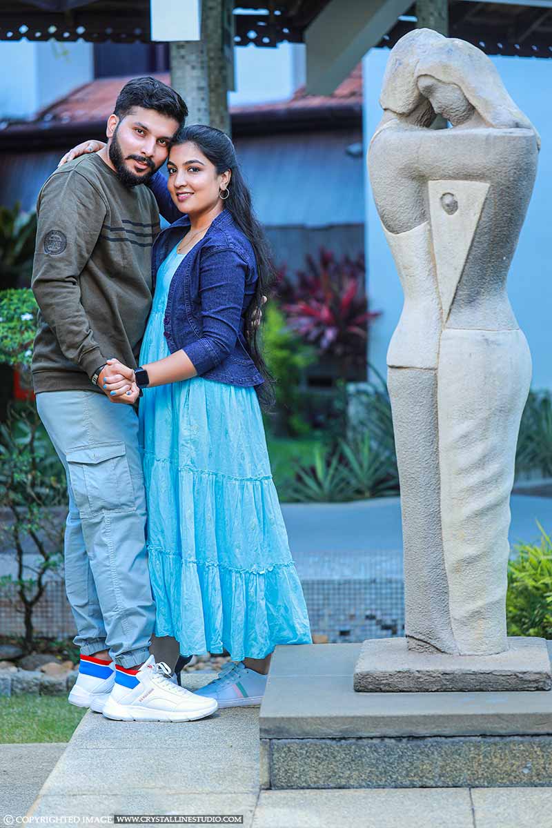 Save The Date Poses In Kerala