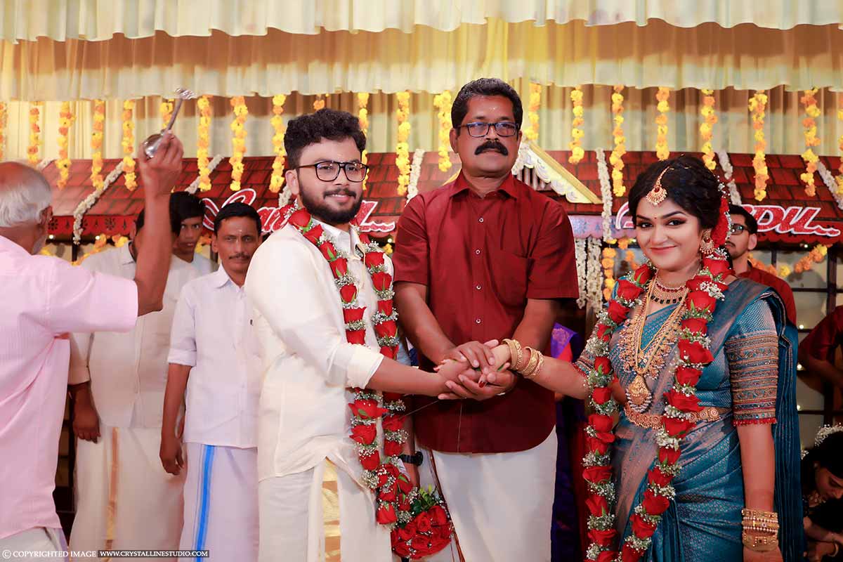 Candid Hindu Wedding Photographers In Chottanikara 