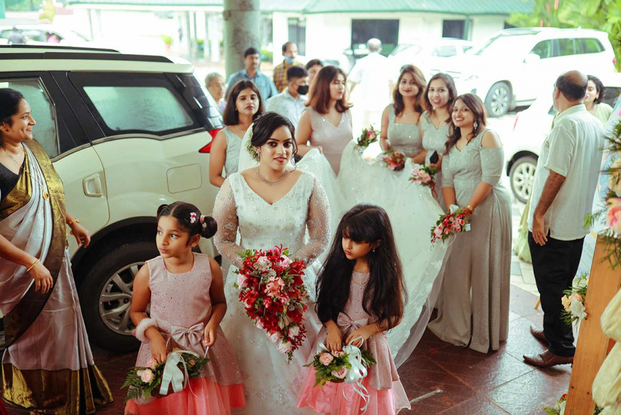 Brides Entry