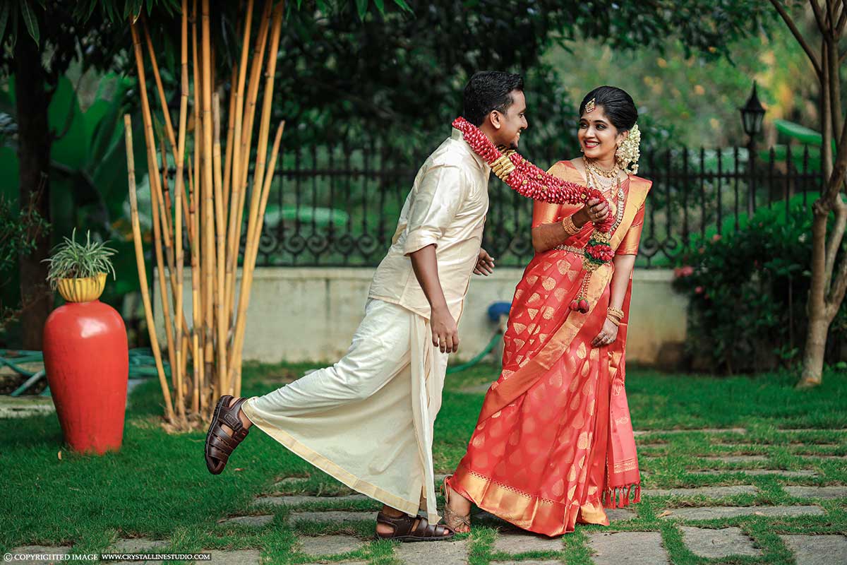Don't Know the Perfect Angle for Your Indian Wedding Couple Photos? 9 Portrait  Ideas That You Need to Check-Out