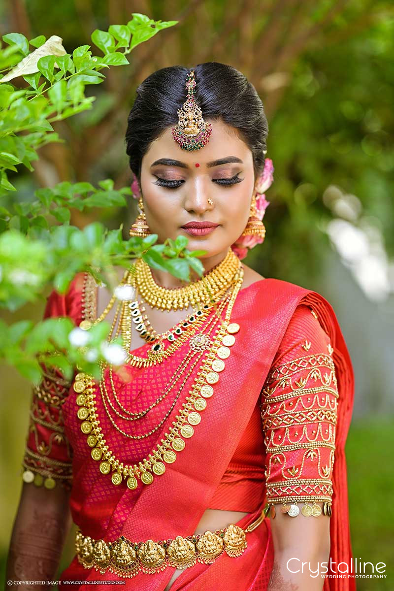 Modern and Contemporary Jewellery For South Indian Brides | South indian  wedding saree, South indian bride, Bridal sarees south indian