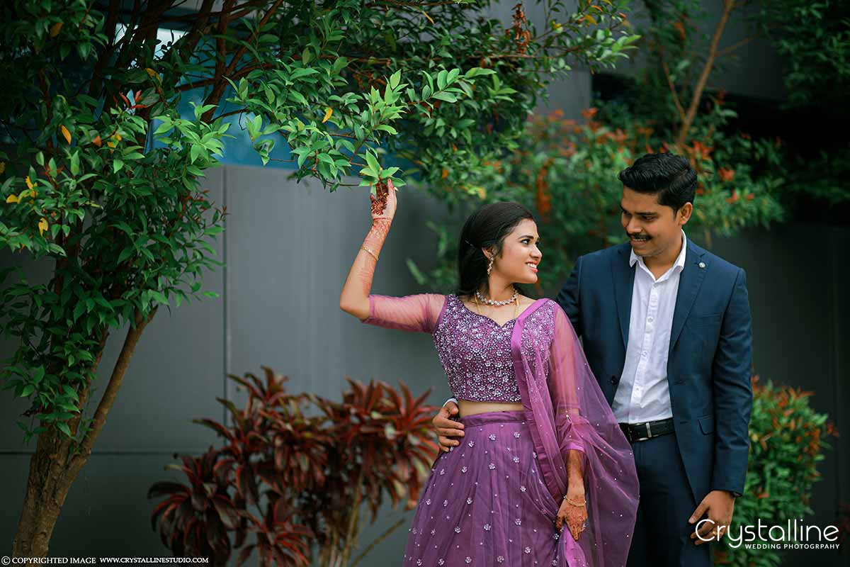 Wedding photoshoot inspiration: Cute and romantic poses for couples |  Indian couple poses | Lifestyle Images - News9live