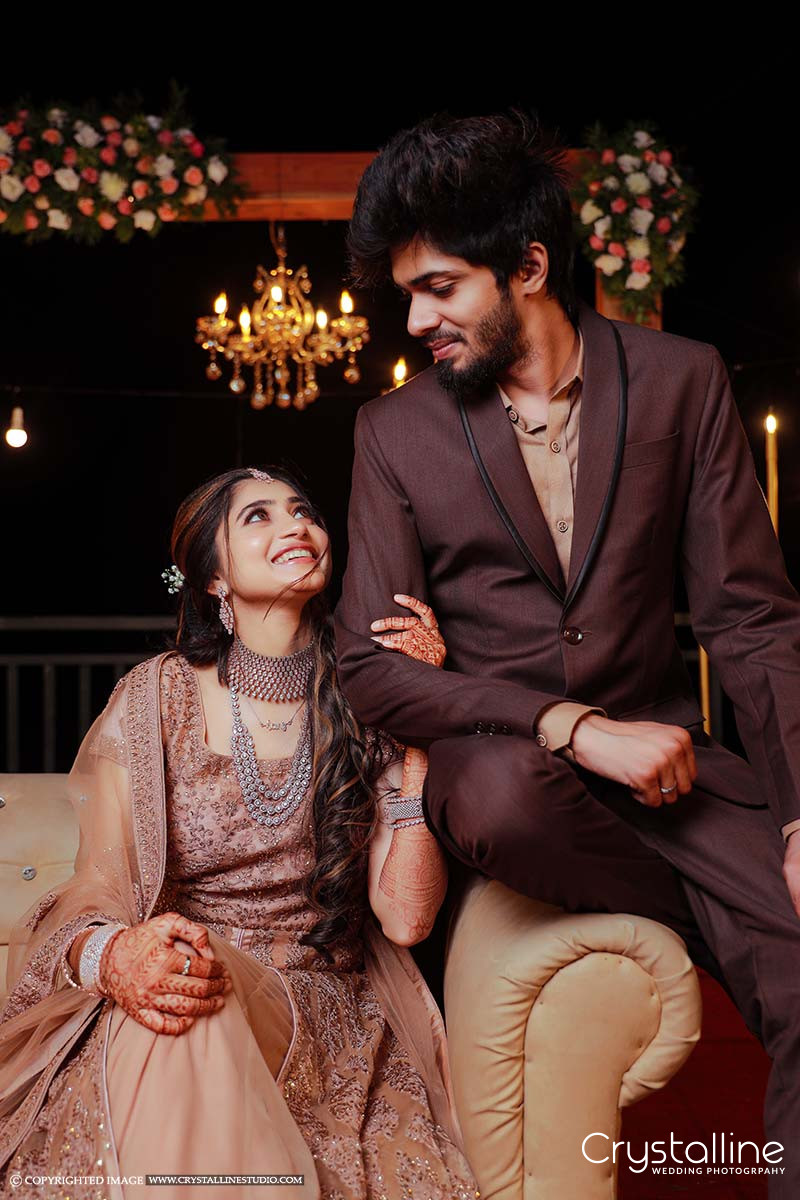 21 Vintage Bridal Portrait Ideas To Capture The Maharani Feels! |  WeddingBazaar